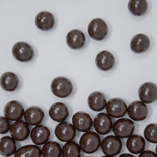 Cargar imagen en el visor de la galería, El fruto es redondo y cubierto de chocolate sin azúcar.
